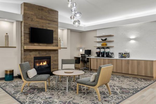 Residence Inn Chicago Naperville/Warrenville, จอง โรงแรม Warrenville ชิคาโก