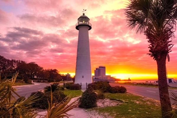 Royal Holiday Beach Resort, จอง คอนโดโรงแรม บิล็อกซี Mississippi Gulf Coast