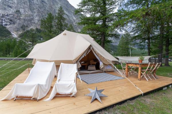 Hobo Camping, จอง ลานตั้งแคมป์ Courmayeur คูร์มาแยร์