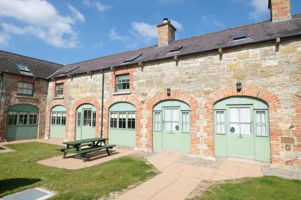 Belle Isle Castle and Cottages, จอง บ้านพักตากอากาศ Enniskillen Lough Erne