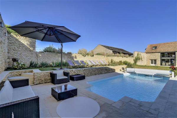 Incroyable villa à Amponville avec piscine privée, จอง วิลล่า Amponville Ile de France