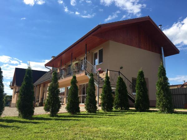 Penzión Bernáth, จอง เกสท์เฮาส์ Roznava Gemer County
