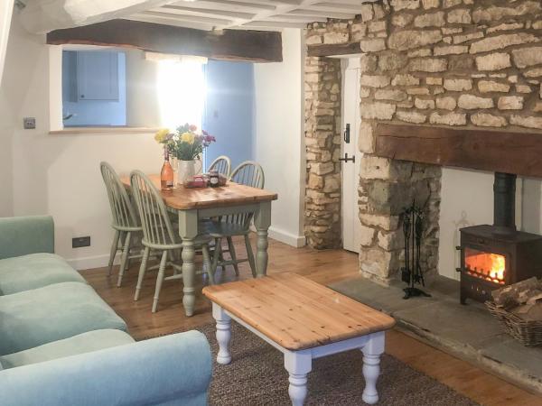 The Street Cottage, จอง บ้านพักตากอากาศ Uley กลาสโกว์