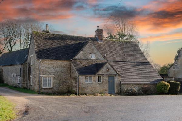 Woodmancote Manor Cottage, จอง บ้านพักตากอากาศ Cirencester กลาสโกว์