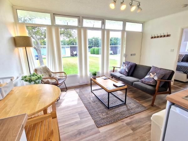 197 Broadside Holiday Chalet near Broads & Beaches, จอง ชาเล่ต์ Stalham The Broads