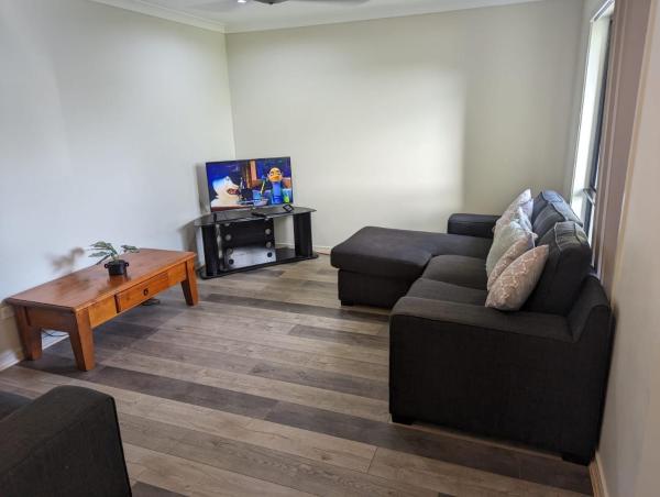 Christa\s 4Bedroom Entire Private House Gladstone City, จอง บ้านพักตากอากาศ แกลดสโตน Southern Great Barrier Reef