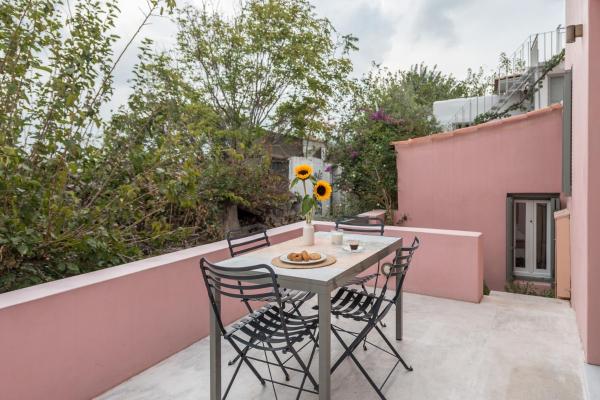 Anafiotika hideaway acropolis Athens by Cycladica, จอง บ้านพักตากอากาศ เอเธนส์ Regional Unit of Central Athens
