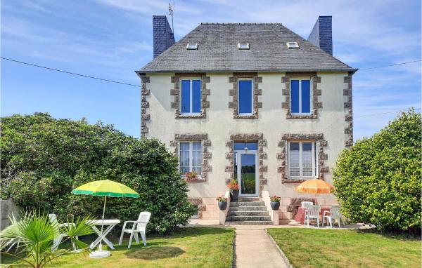 Amazing Home In Morlaix With Wifi, จอง บ้านพักตากอากาศ Sainte-Geneviève Brittany