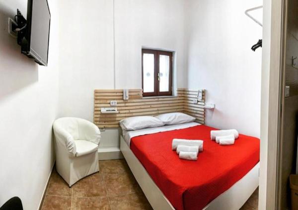 MIRIS home fast and comfortable with self check in 8 minutes walk near Naples airport, จอง เกสท์เฮาส์ นาโปลี Campania
