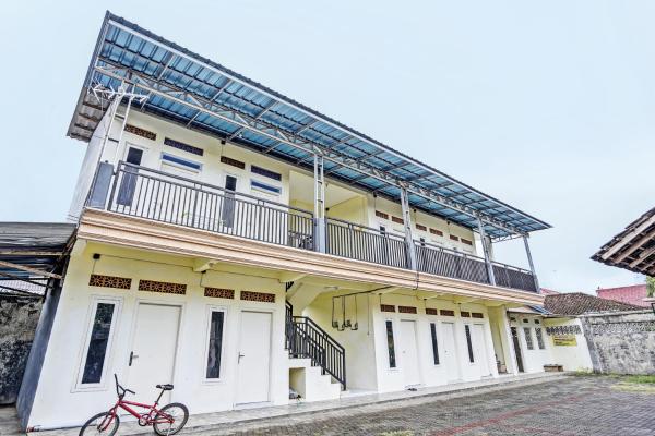 Hotel O Tanjung Indah Homestay Syariah, จอง  Rogojampi East Java