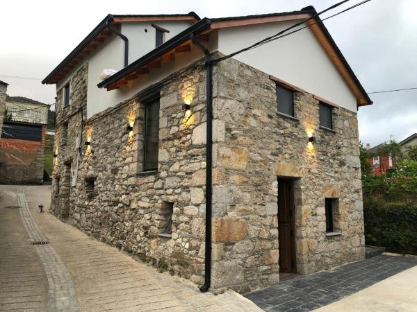 Apartamentos El Arroyo, จอง  Armal Asturias