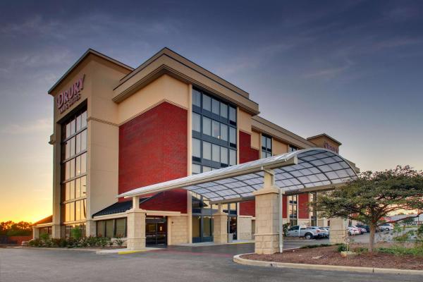 Drury Inn & Suites Evansville East, จอง โรงแรม เอวันส์วิลล์ Indiana