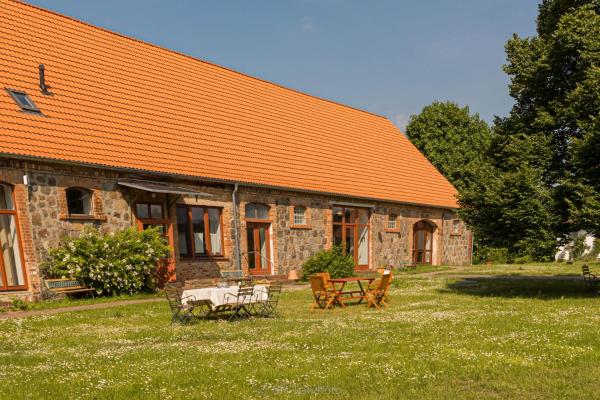 Ferienwohnungen Hof Luisenau, จอง  Temmen-Ringenwalde Uckermark