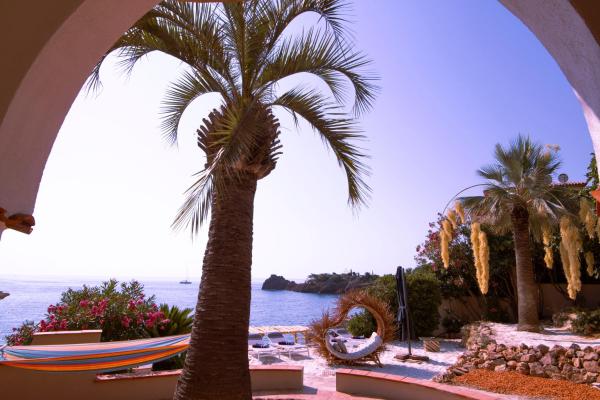 Villa de prestige en bord de mer dans la baie de Cannes, จอง  Theoule-sur-Mer Alpes-Maritimes