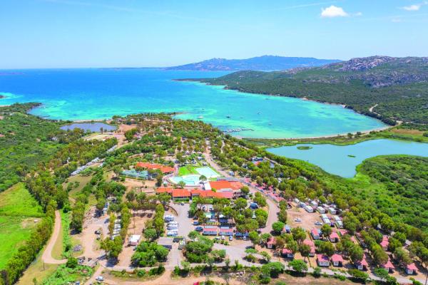 Camping Capo D'Orso, จอง ลานตั้งแคมป์ ปาเลา Emerald Coast