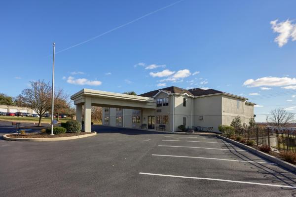 Lititz Pointe Inn and Suites, จอง  Lititz เพนซิลเวเนีย