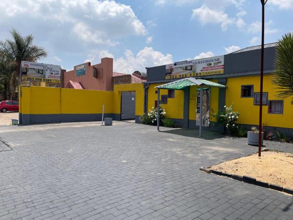 Good Time Guest House, จอง  Springs Gauteng