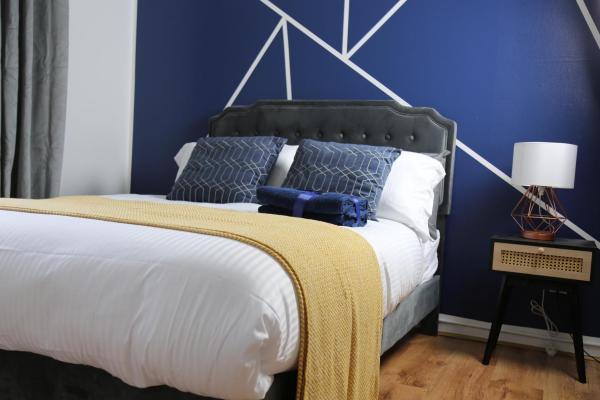 3BR Luxury Stay Near Billing Aquadrome - Modern Amenities, Easy access to Train, Bus Stations, Shops & Cafés Leisure and Business Stays Welcome - 2 nights, จอง  Northampton Northamptonshire