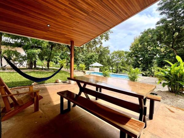3 Bdr Villa With Pool , Near beach, Fast Wifi, จอง  Veintisiete de Abril Guanacaste