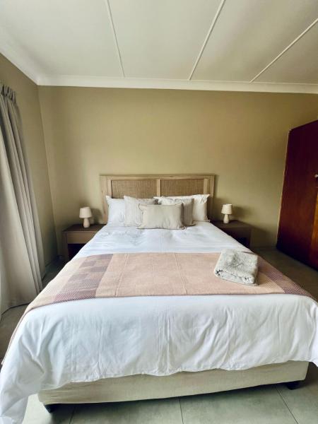 Lentehof guest house, จอง  Bultfontein Free State