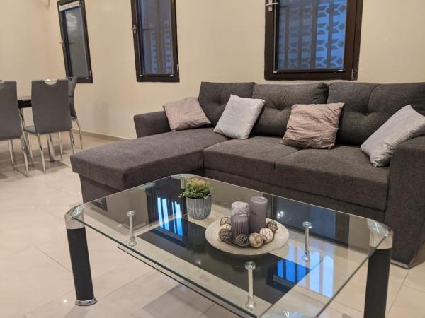 Villa meublée avec grand jardin, จอง  Lomé 