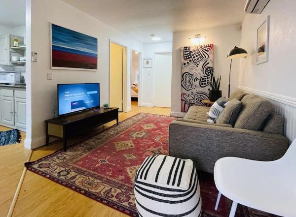 Artists retreat near the heart of the city, จอง  Downtown Sacramento แซคราเมนโต