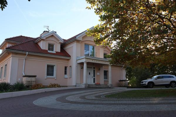 Rezydencja Pod Platanem, จอง พักในฟาร์ม Smardzowice จังหวัดมาวอปอลสกา