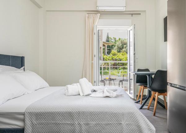 Demar Studios, จอง  Lefkogeia เรธิมโนทาวน์