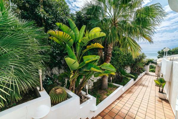 Beachfront Villa, จอง  Moraira Costa Blanca