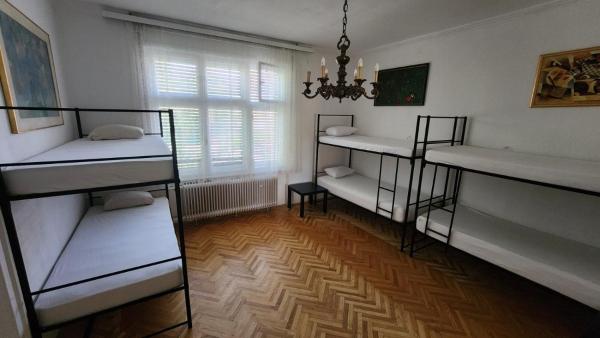 Folks HOME, จอง  นอวีซาด Vojvodina