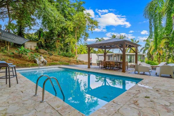 Unique Rainforest Villa, Pool Modern Comforts, จอง  Rio Grande เปอร์โตริโก