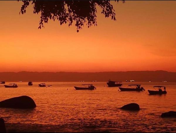Casa Quintal Economic - Pé na Areia - Araçatiba Ilha Grande, จอง  Praia de Araçatiba Ilha Grande