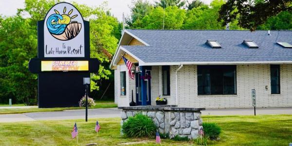 The Lake Huron Resort, จอง  Oscoda Michigan