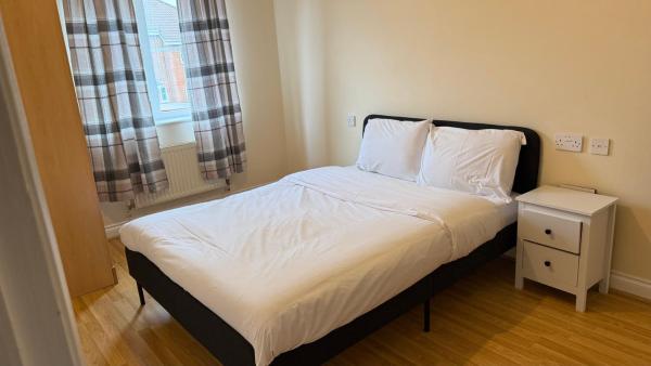 Wilmer House 2, จอง  Eastleigh Hampshire