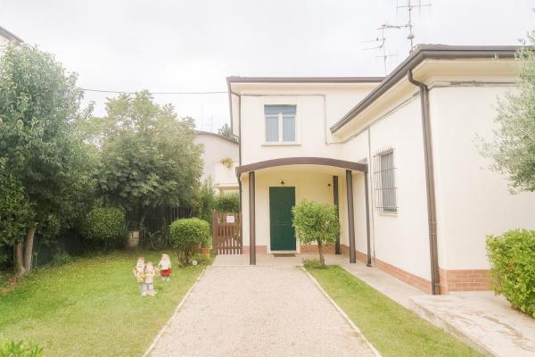 Affittacamere Athos, จอง  Forlì เอมีเลีย-โรมานยา
