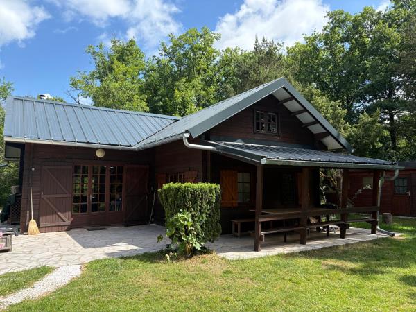 Chalets dans les bois, จอง ชาเล่ต์ Nanteau-sur-Essonnes Ile de France