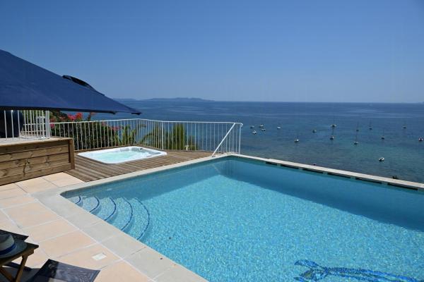 Seaside Villa With Panoramic Views In Les Îles D'or, จอง  La Londe-les-Maures Var coast