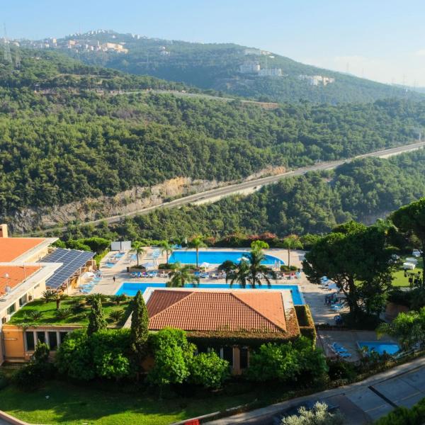 Country Lodge Hotel & Resort, จอง รีสอร์ท Hazmieh Baabda