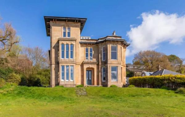 Victorian Apartment with Sea Views, จอง อพาร์ทเมนท์ คิลเครกเกน Argyll and Bute