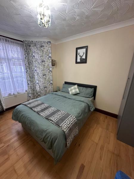 Double & Single rooms in Southall, จอง  Southall Middlesex