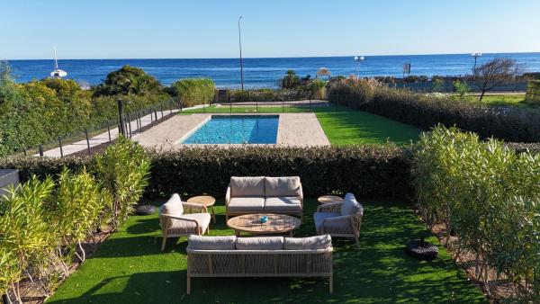 Villa Saphir - Sea view, beach access and pool, จอง  Sainte-Maxime Mimosa Road