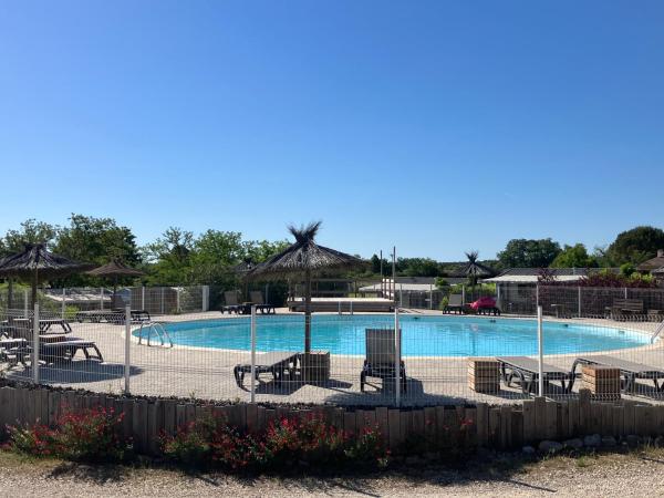 Camping familial 3 Etoiles avec piscine Carrefour de lArdèche, จอง  Saint-Remeze Ardèche