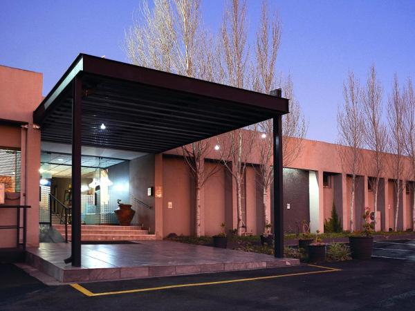Qs Evander Hotel & Apartments, จอง อพาร์ทเมนท์ Evander Highveld Ridge