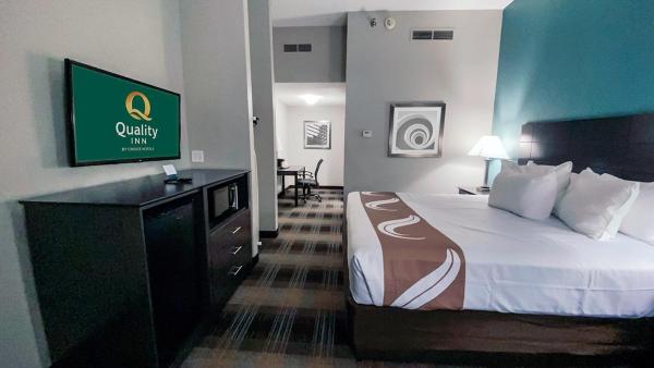 Quality Inn Roseville-Detroit North, จอง  Roseville Detroit Metropolitan Area