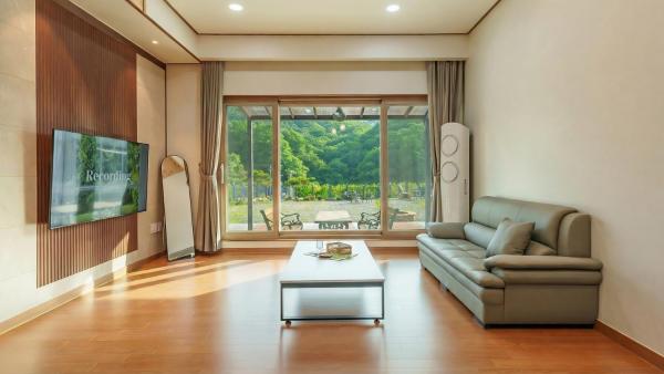 Hongcheon Vivaldi Four Seasons Pension, จอง  Hongcheon คังวอนโด