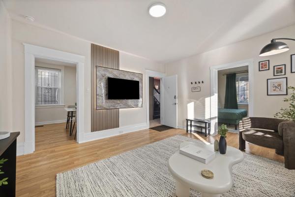 Squirrel Hill Chic Spacious 1BR Parking Gym, จอง  พิตต์สเบิร์ก เพนซิลเวเนีย