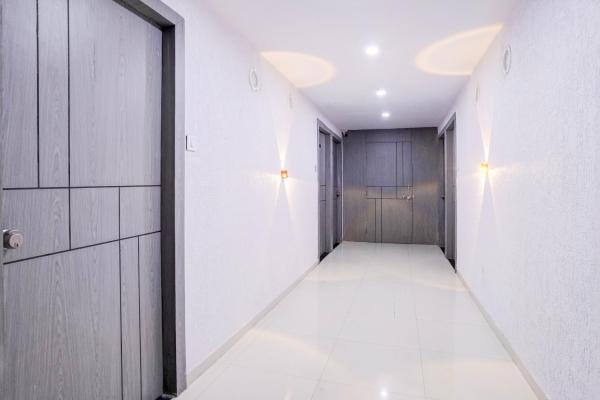 Hotel O 7 Square Hotel, จอง  Rānder Gujarat