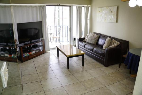 Waikiki condo 2 bedroom FREE parking 4beds, จอง  Waikiki โฮโนลูลู