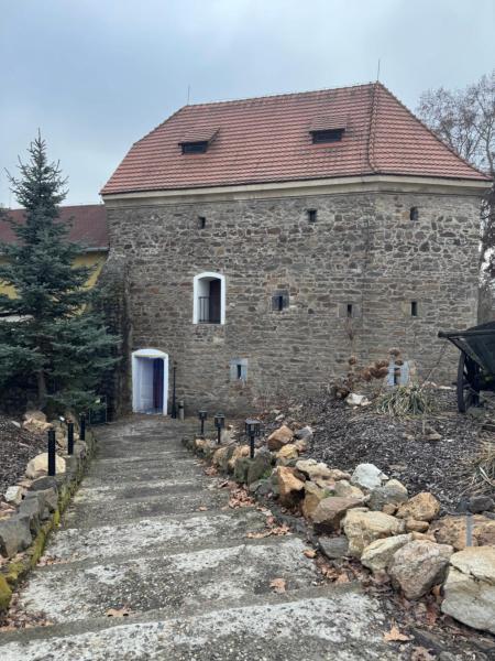 Penzion Bašta, จอง  Bilina Usti nad Labem
