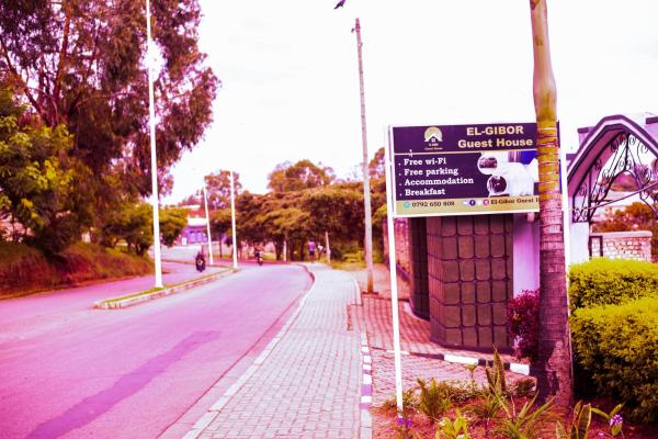 EL GIBOGR GUEST HOUSe, จอง  Gahondo Butar